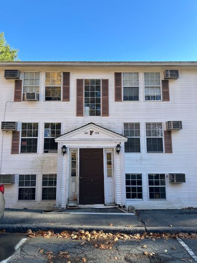 F132 - 20 Wolf Road, Condo with 2 bedrooms, 1 bathrooms and null parking in Lebanon NH | Image 3