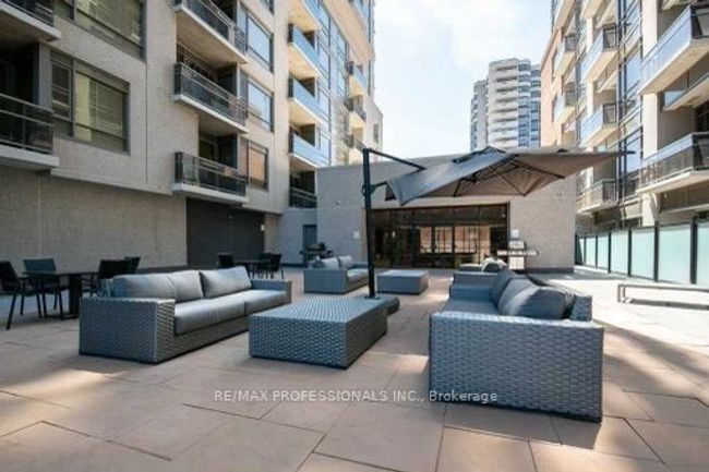 405 - 150 Main St W, Condo with 2 bedrooms, 2 bathrooms and null parking in Hamilton ON | Image 9