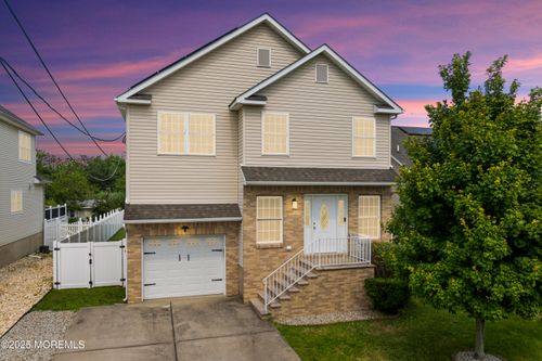 36 Main St, Port Monmouth, NJ, 07758-1607 | Card Image