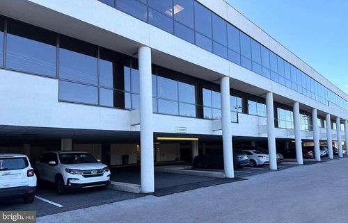 275-220-250 W Lancaster Avenue, PAOLI, PA, 19301 | Card Image