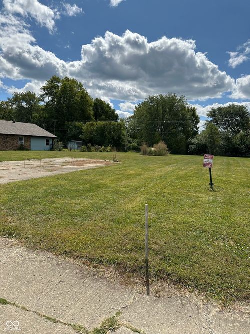 121 Darin Ct, Anderson, IN, 46012-9557 | Card Image