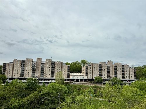 apt-305w-2160 Greentree Rd, Pittsburgh, PA, 15220-1431 | Card Image