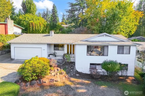 10812 101st Ave Ne, Kirkland, WA, 98033-4420 | Card Image