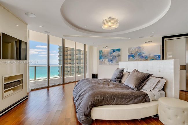 1001N - 9705 Collins Ave, Condo with 3 bedrooms, 3 bathrooms and null parking in Bal Harbour FL | Image 20