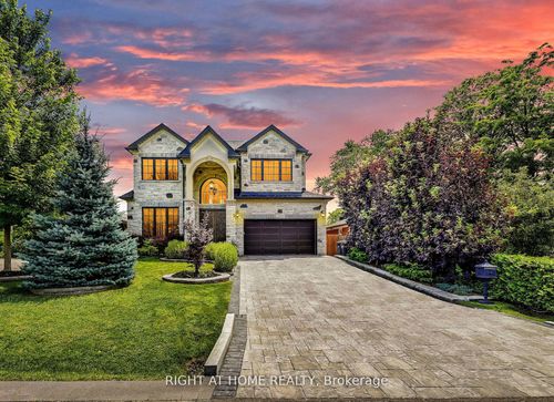 484 Avonwood Dr, Mississauga, ON, L5G1Y9 | Card Image