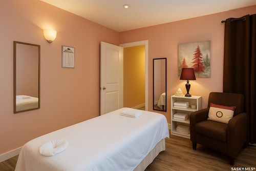 1229 Idylwyld Drive N, Saskatoon, SK, S7L1A3 | Card Image