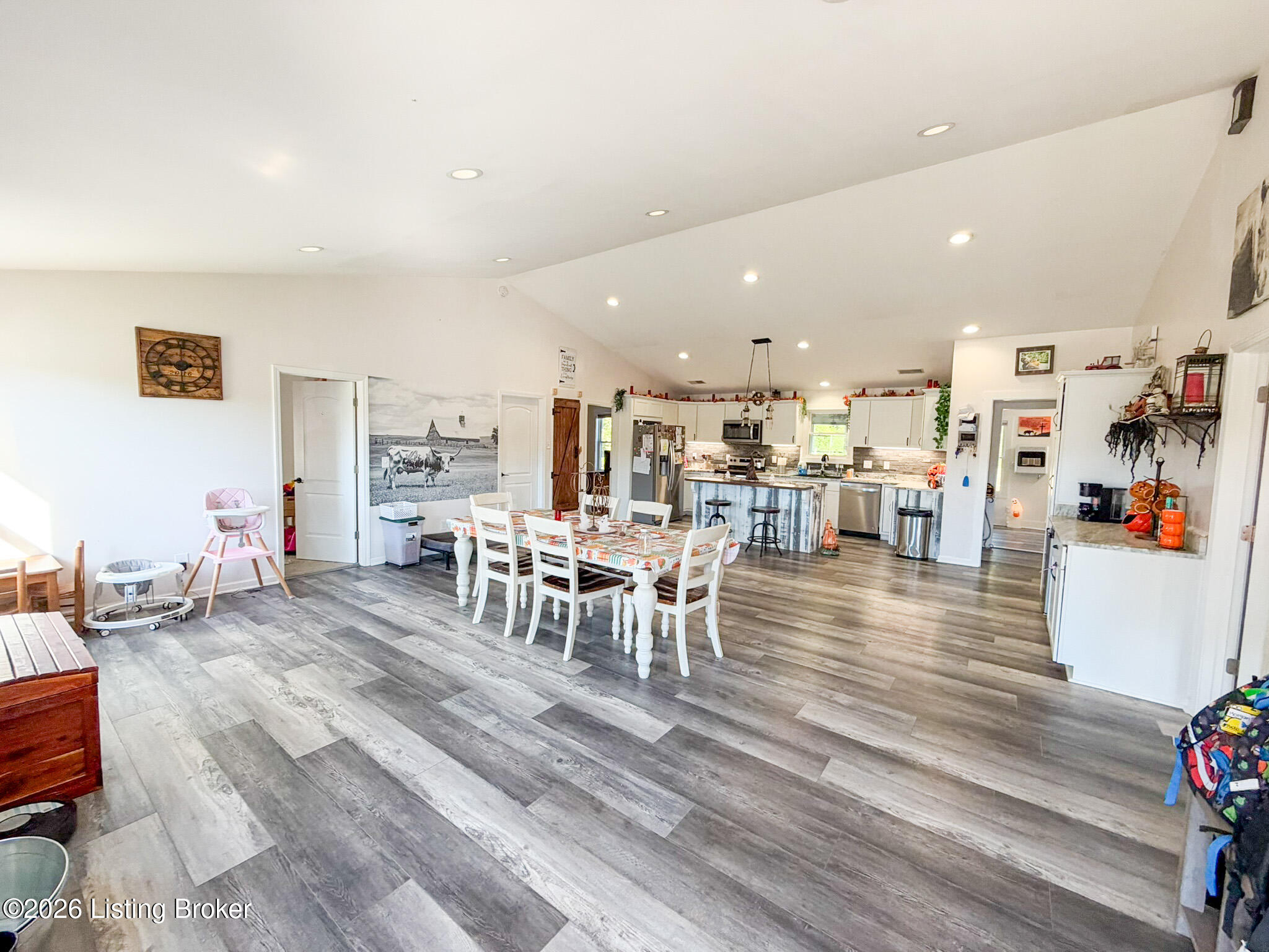 Residential in Waddy 4