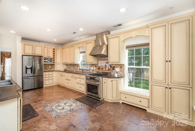 1801 Briarcrest Dr Nw, House other with 5 bedrooms, 3 bathrooms and null parking in Charlotte NC | Image 17