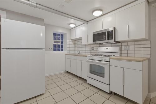 garden-6645 N Greenview Avenue, Chicago, IL, 60626 | Card Image