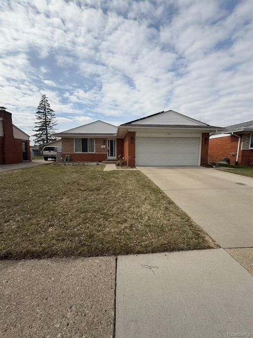 1109 Kenilworth Pl, Clawson, MI, 48017-2905 | Card Image