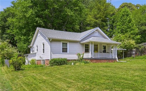 131 Carter Cir, Winston-Salem, NC, 27106-4805 | Card Image