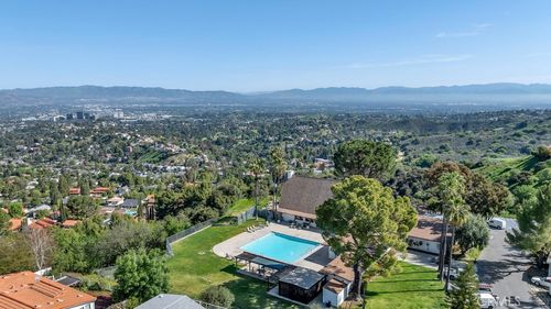 171 Comanche, Topanga, CA, 90290-4427 | Card Image