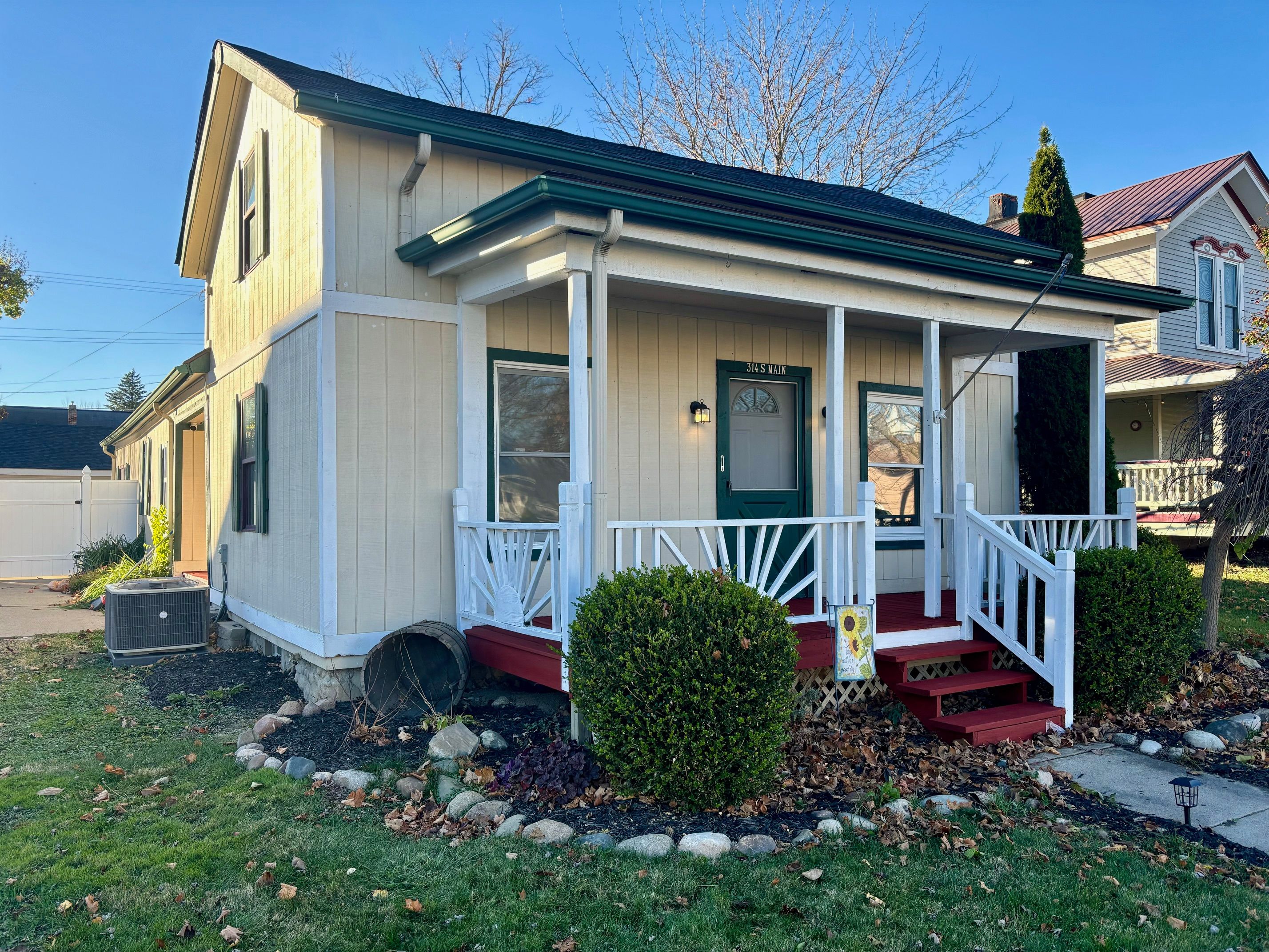 Main St, Almont, MI 48003