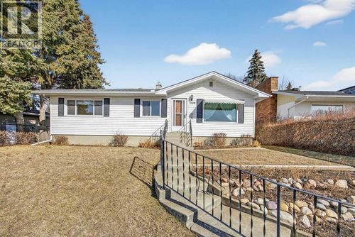 1124 31 Avenue Nw, Calgary, AB, T2K0A9 | Card Image
