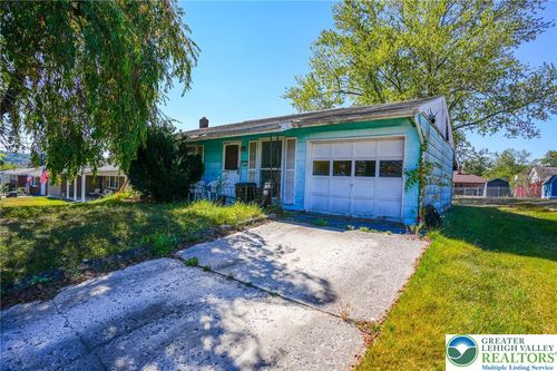 75 Center Rd, Lehighton, PA, 18235-9625 | Card Image