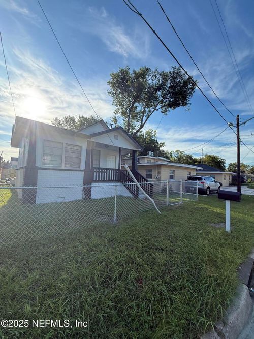 830 Rushing St, Jacksonville, FL, 32209-7655 | Card Image