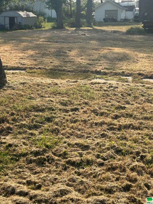 917 Avenue I, Hawarden, IA, 51023-2260 | Card Image