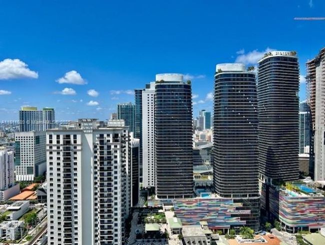 PH4023 - 1111 Sw 1 St Ave, Condo with 2 bedrooms, 2 bathrooms and null parking in Miami FL | Image 17