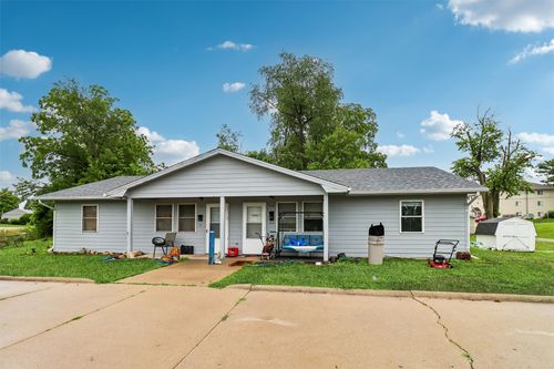 118 W 11th St N, Newton, IA, 50208-2921 | Card Image