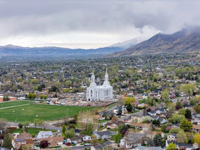 Aerial view with a mountain view | Image 42