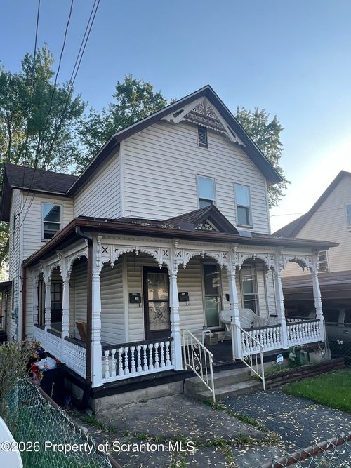 812 Butler St, Dunmore, PA, 18512-3054 | Card Image