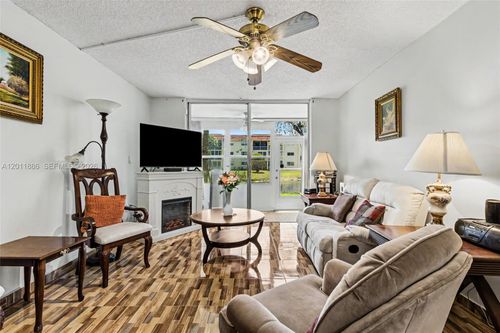 105-2831 E Sunrise Lakes Dr, Sunrise, FL, 33322-2411 | Card Image