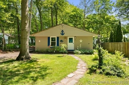 27 Laurelwood Dr, Niantic, CT, 06357-2012 | Card Image
