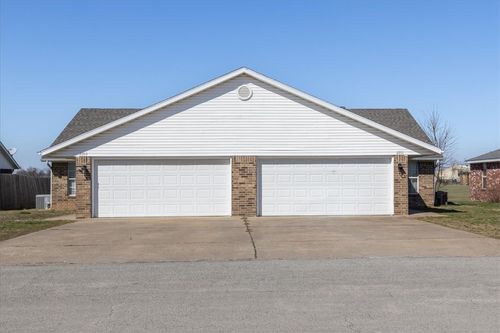 2201 W Roselawn Street, Rogers, AR, 72756 | Card Image