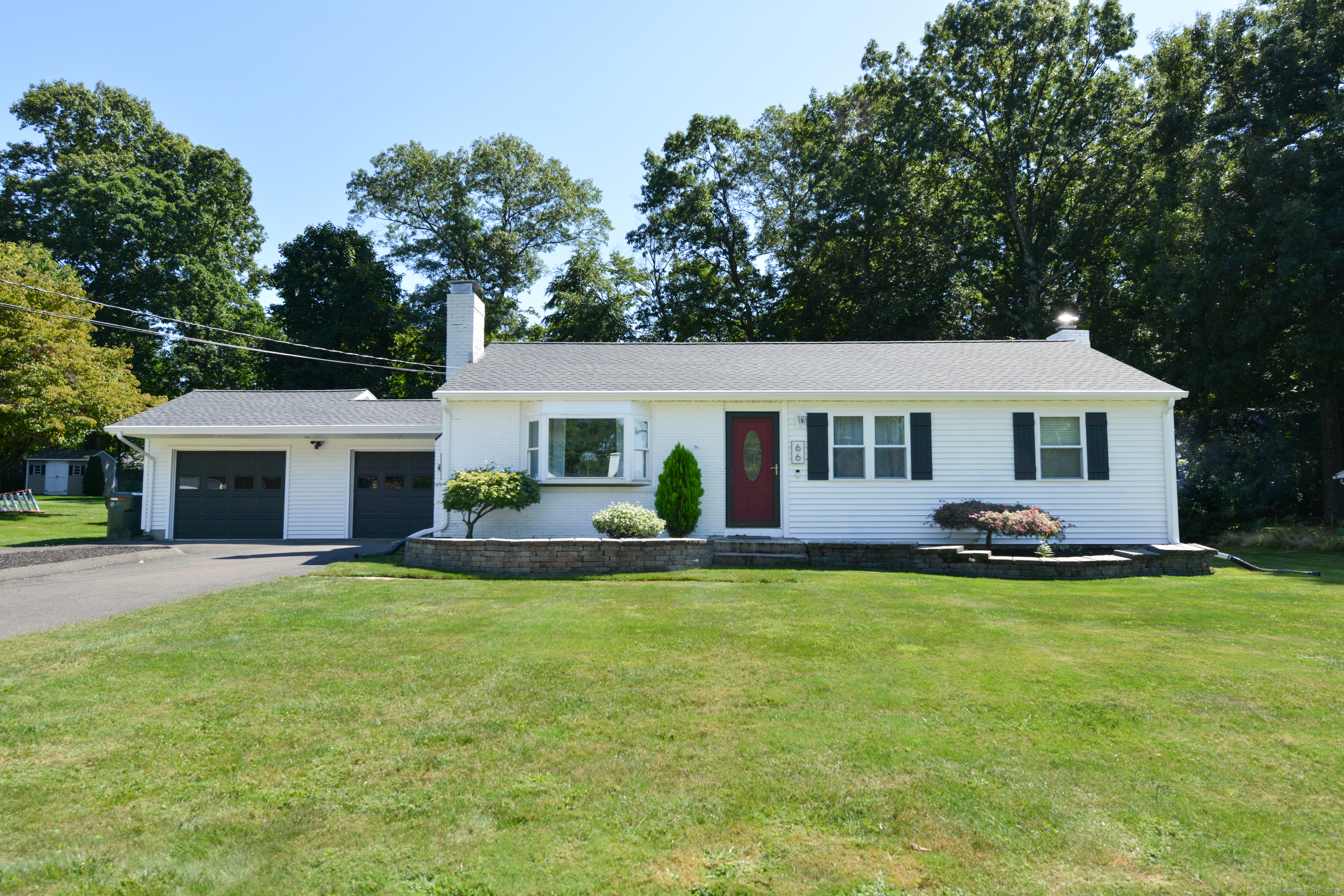 Delmar Dr, Bristol, CT 06010