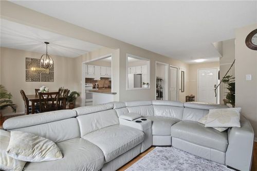 1693 Attawandaron Rd, London, ON, N6G3M7 | Card Image