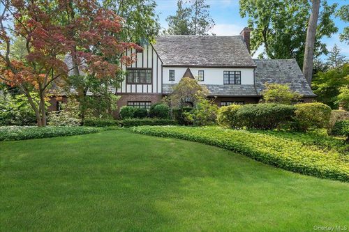106 Ash Drive, North Hempstead, NY, 11021 | Card Image