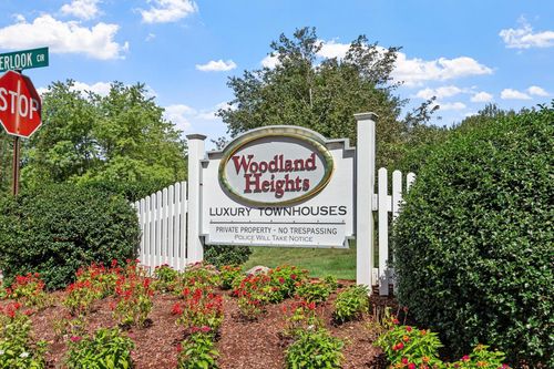 32 Overlook Circle, Hudson, NH, 03051 | Card Image
