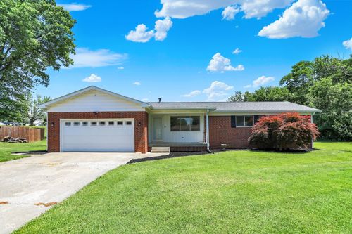 518 E Dove Ct, Greensburg, IN, 47240-8214 | Card Image