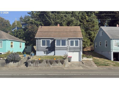 627 W Marine Dr, Astoria, OR, 97103-5821 | Card Image