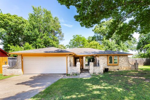2303 Hazelwood Ct, Arlington, TX, 76015-2000 | Card Image