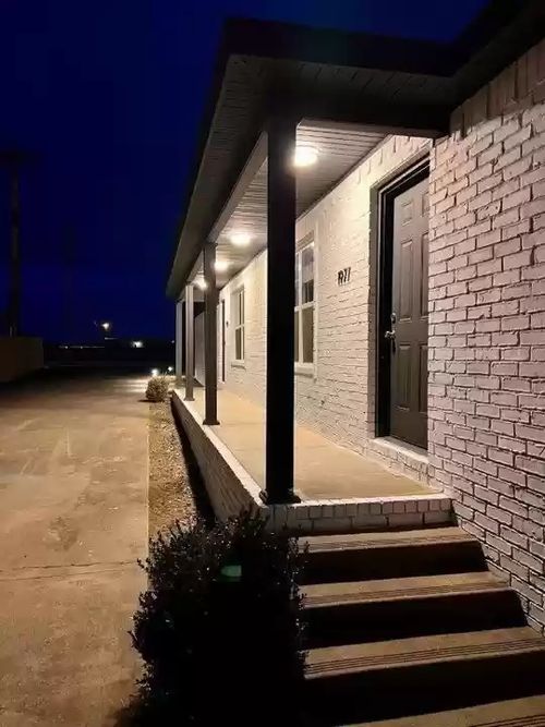 1977 W Deane St, Fayetteville, AR, 72703-1407 | Card Image