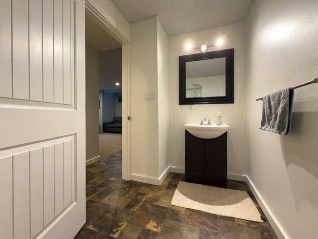 6826 - 59 Street Close, House other with 3 bedrooms, 4 bathrooms and 2 parking in Rocky Mountain House AB | Image 36