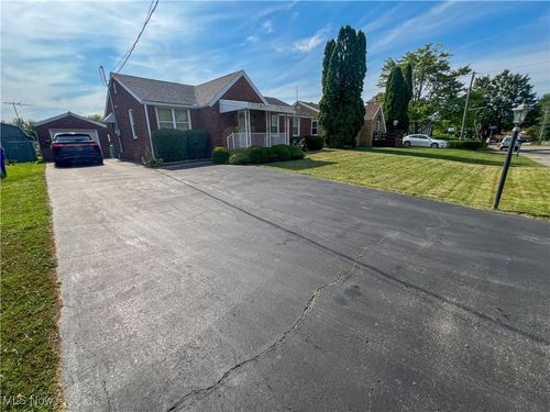 2031 Lisbon St, East Liverpool, OH, 43920-4702 | Card Image