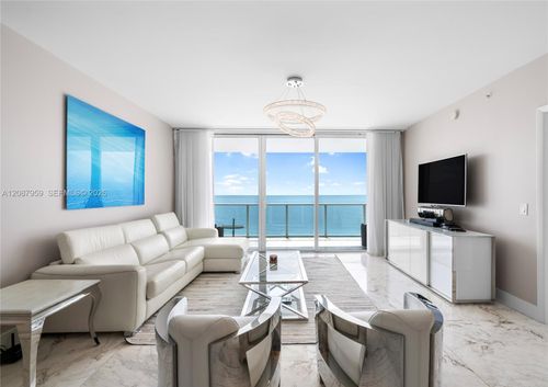 1002-3951 Ocean Dr, Hollywood, FL, 33019-3048 | Card Image