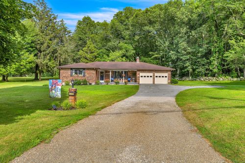 449 Mohegan Avenue Pkwy, Quaker Hill, CT, 06375-1710 | Card Image