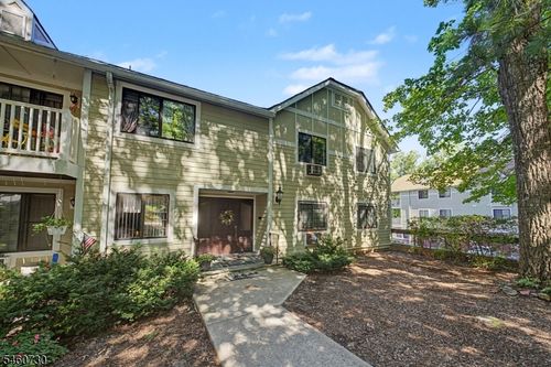 6 Foxwood Dr, Morris Plains, NJ, 07950 | Card Image