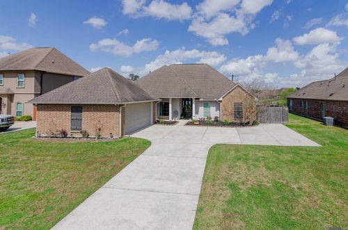 8685 Sandpiper Street, Denham Springs, LA, 70706 | Card Image