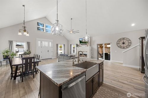 2003 Adams Ave, Everett, WA, 98203-5347 | Card Image