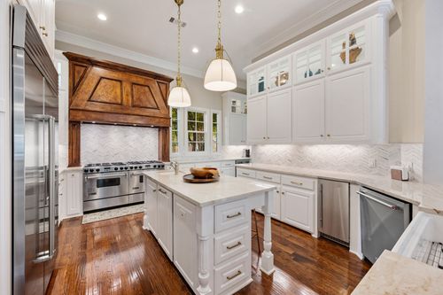 802 Carriage Ct, Southlake, TX, 76092-1714 | Card Image