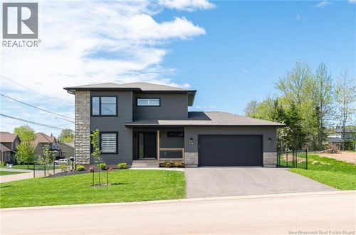 458 Gaspé St, Dieppe, NB, E1A6V8 | Card Image