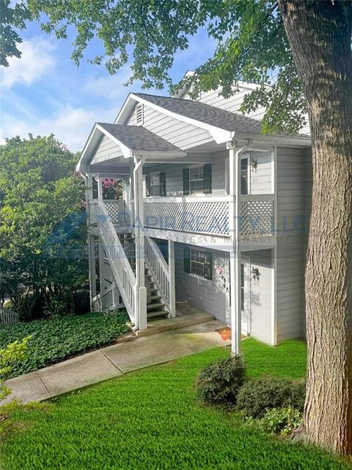 1105 Natchez Trce, Sandy Springs, GA, 30350-3022 | Card Image