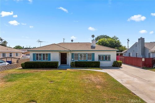 956 Grand Ave, Colton, CA, 92324-2039 | Card Image