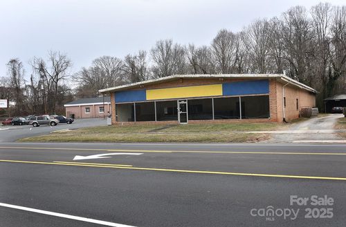 1303 S Salisbury Ave, Spencer, NC, 28159-1918 | Card Image