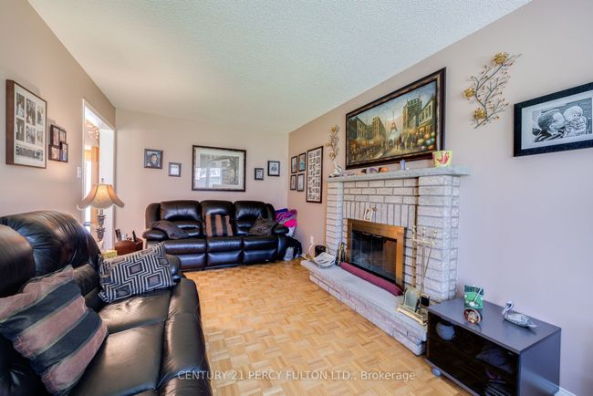 249 Mossbrook Sq, House other with 4 bedrooms, 4 bathrooms and 2 parking in Pickering ON | Image 12