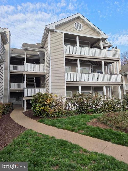 apt-301-14322 Climbing Rose Way, CENTREVILLE, VA, 20121-5145 | Card Image